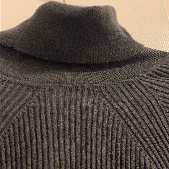 Turtleneck - Picture 2 of 3